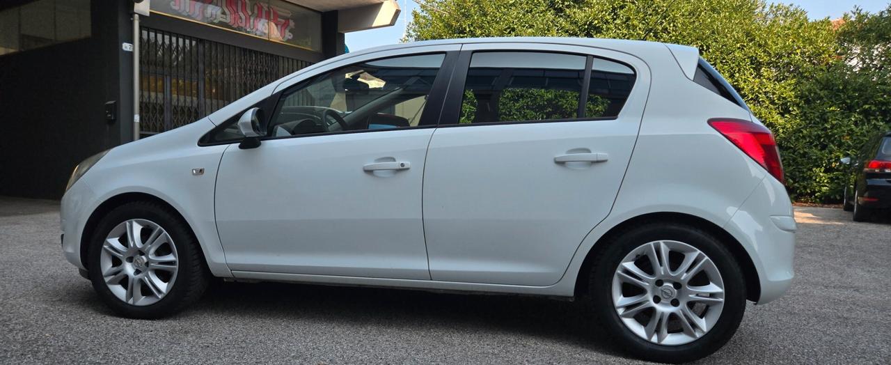 Opel Corsa 1.3 CDTI 75CV ecoFLEX 5 porte Cosmo