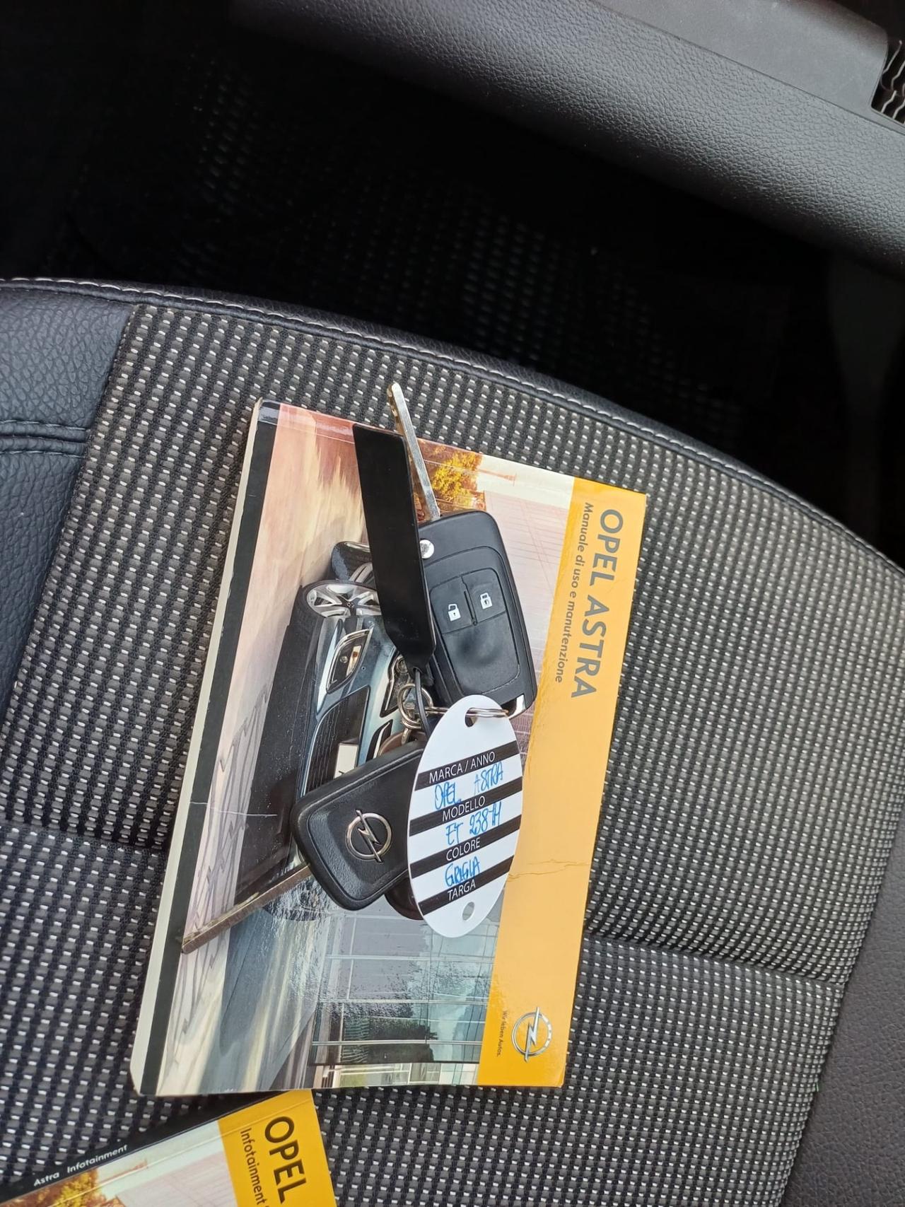 Opel Astra 1.7 CDTI 110CV Sports Tourer Cosmo