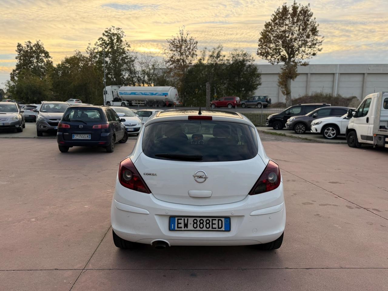 Opel Corsa 1.2 85CV 3 porte GPL-TECH b-color