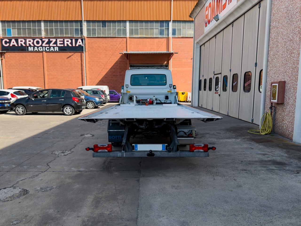 Iveco Daily 35C18 CARRO ATTREZZI PATENTE B