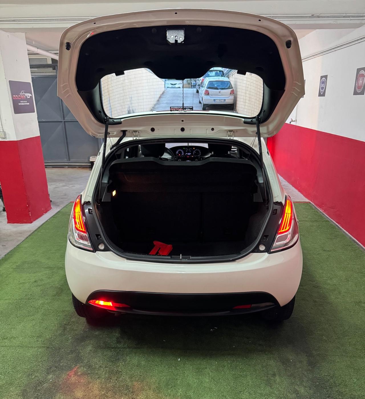 Lancia Ypsilon 1.2 69 CV 5 porte 130000 CHILOMETRI