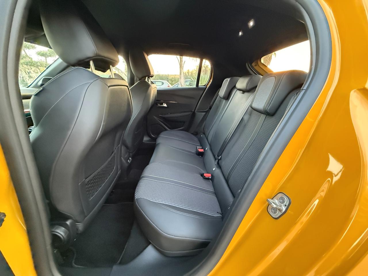 Peugeot 208 1.5HDI 100CV 5 Porte GT Line Cockpit Navi Pelle