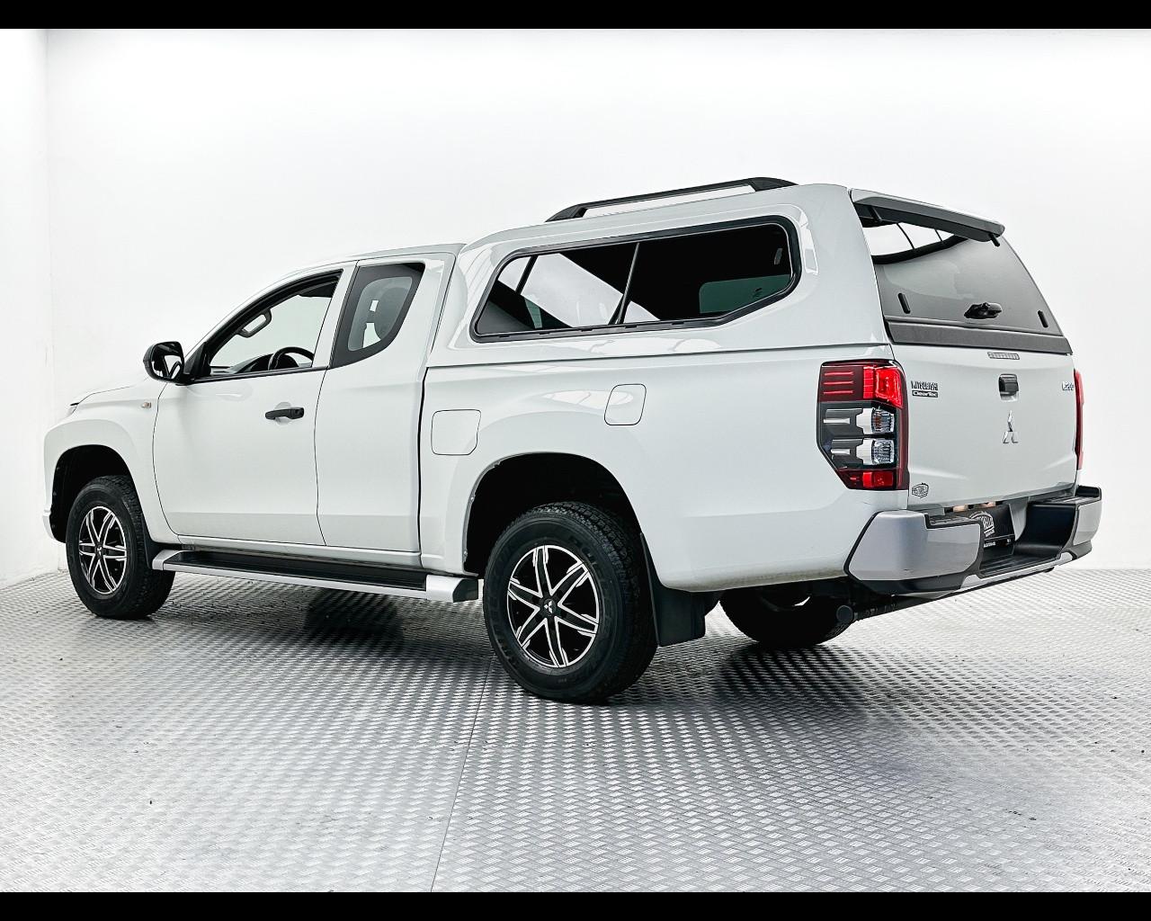 MITSUBISHI L200 2.3 D Club Cab 4x4 Easy Select Invite