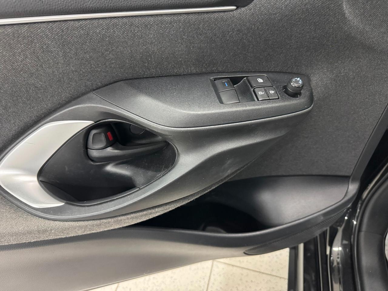 Yaris 1.5 Hybrid Business TELECAMERA PRONTA CONSEGNA