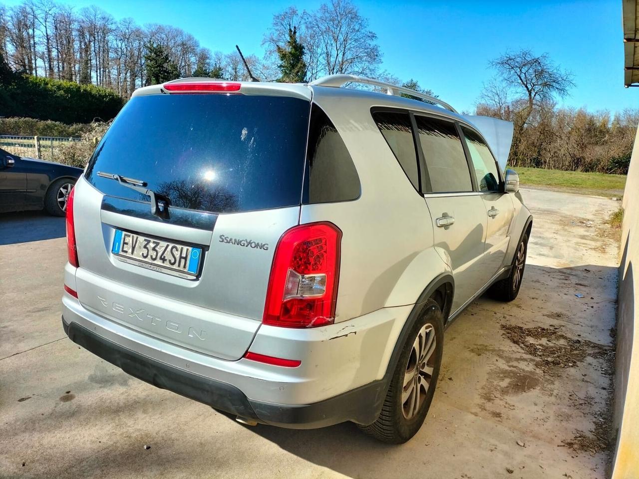 Ssangyong Rexton 2.0 Xdi 4WD- incidentata/sinistrata (motore da sostituire)