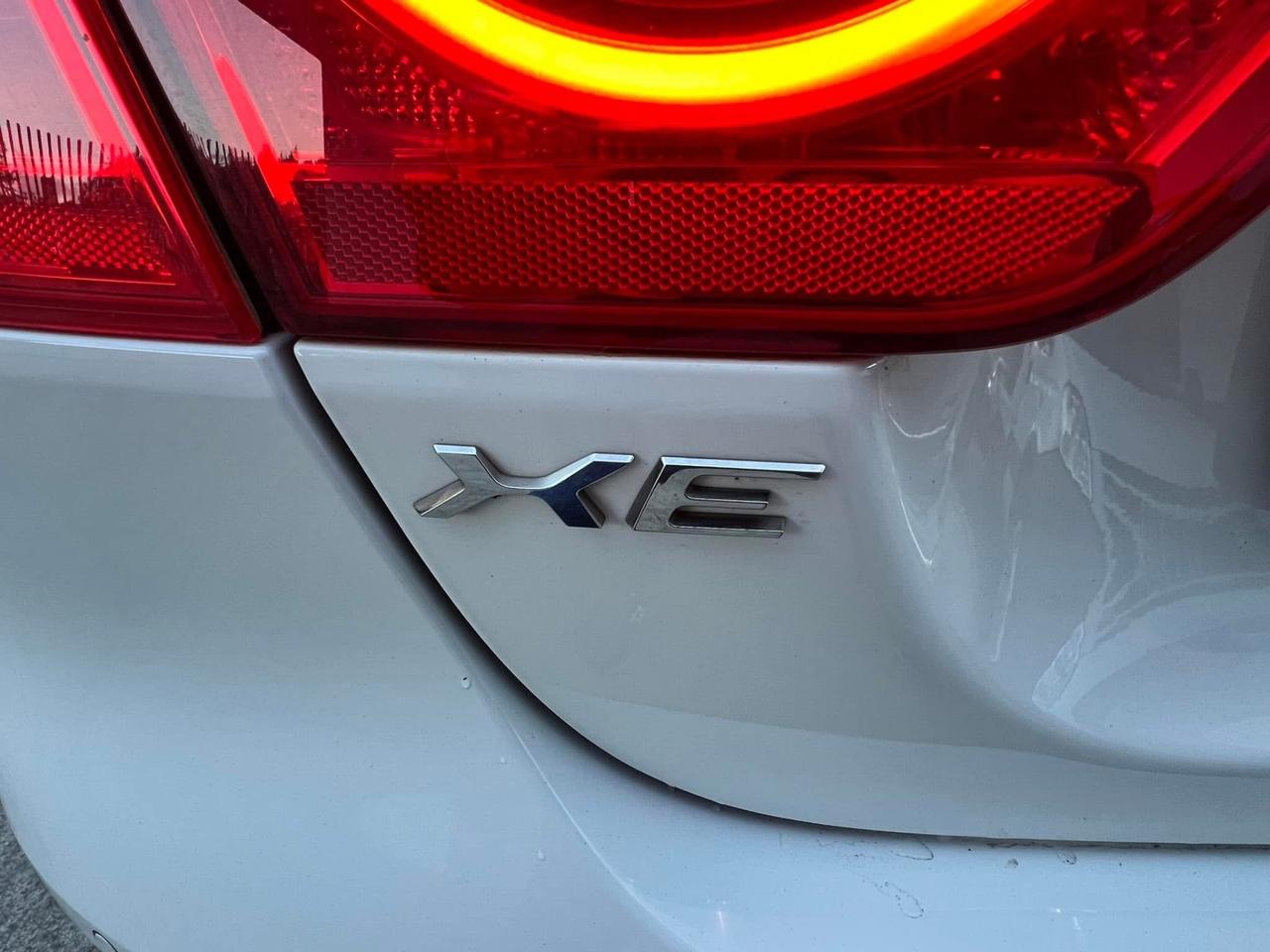 Jaguar XE 2.0 D 180 CV Portfolio