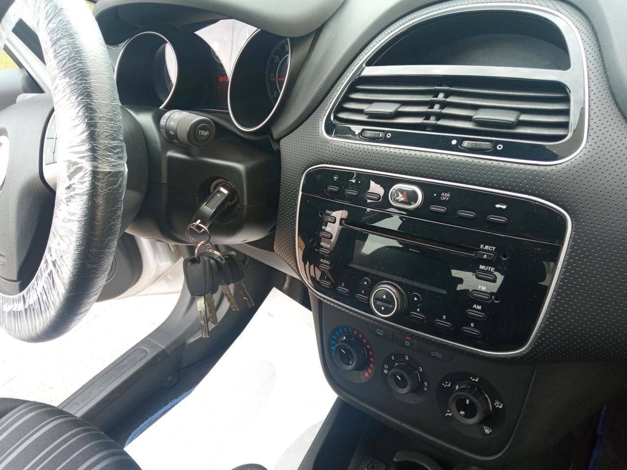 FIAT PUNTO EVO 1.2 OK NEOPATENTATI