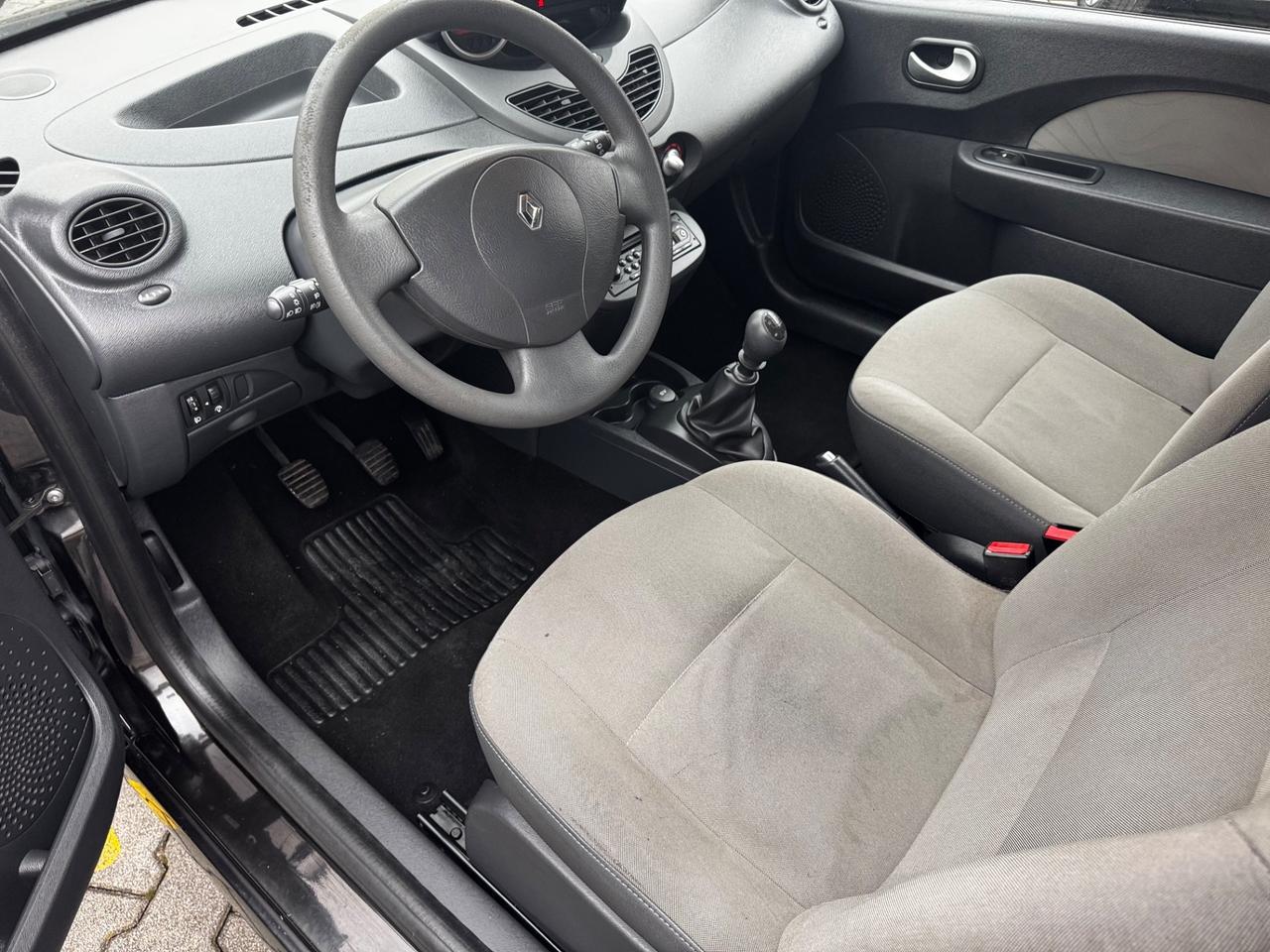 Renault Twingo 1.2 16V Neopatentati