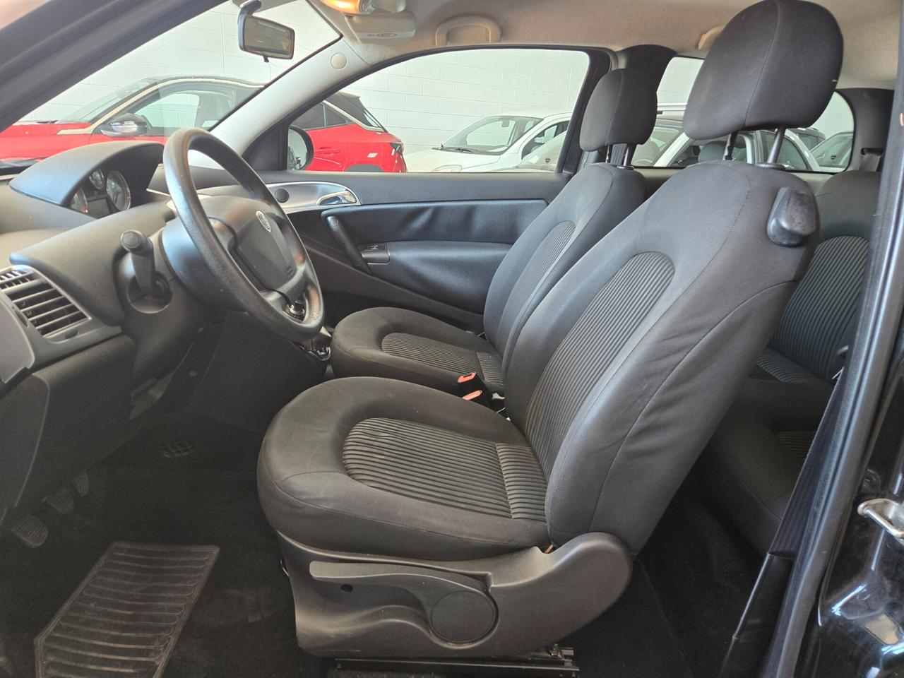 Lancia Ypsilon 1.2 69 CV Argento