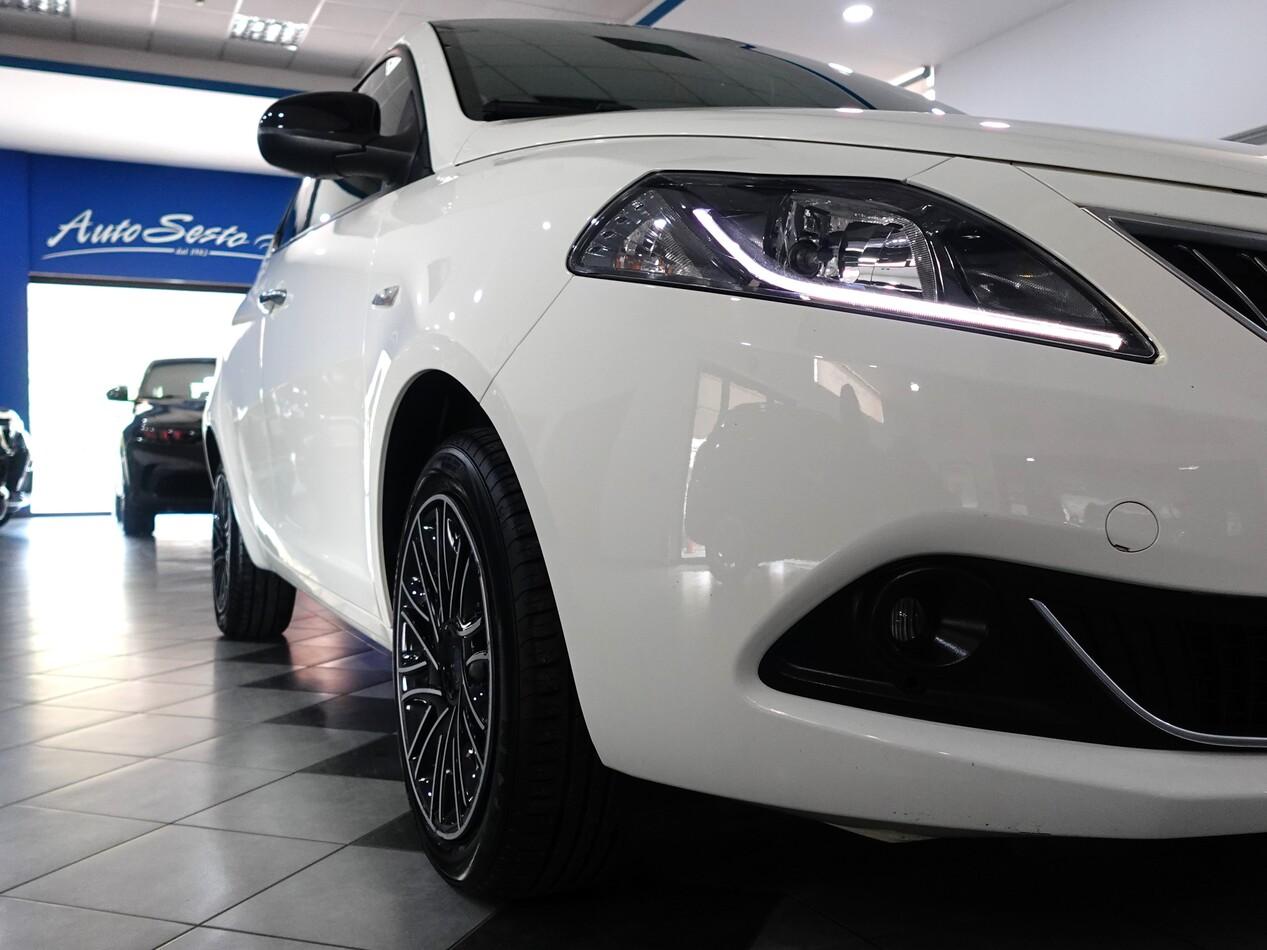 Lancia Ypsilon III 1.0 FIREFLY HYBRID 70 CV GOLD