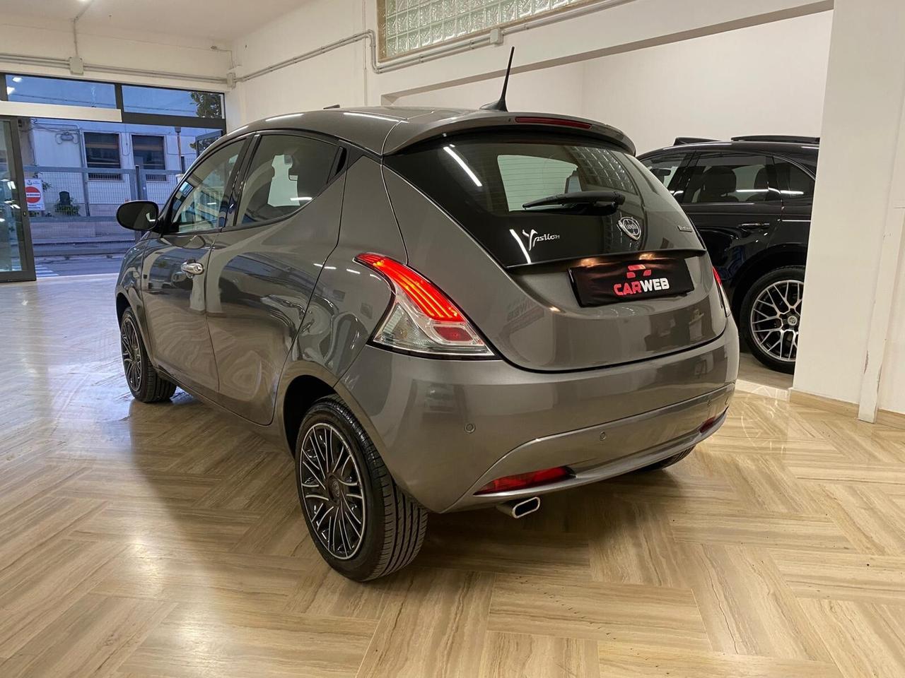 LANCIA YPSILON 70CV S&S HYBRID Gold 2022