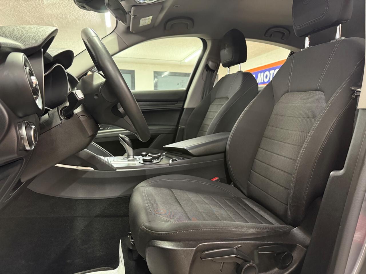 Alfa Romeo Stelvio 2.2 Turbodiesel 160 CV AT8 RWD Business