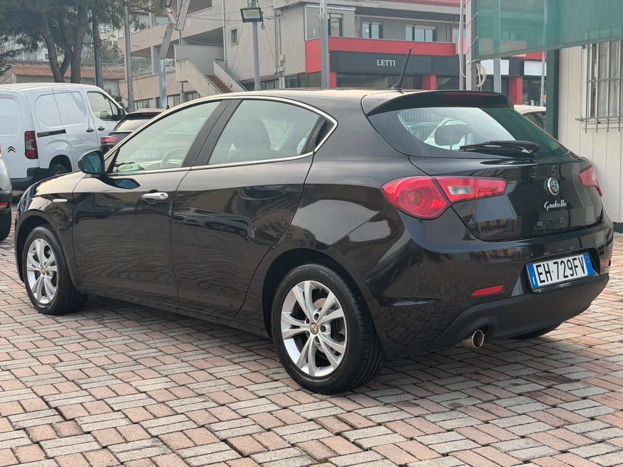 Alfa Romeo Giulietta 1.6 JTDm-2 105 CV Distinctive