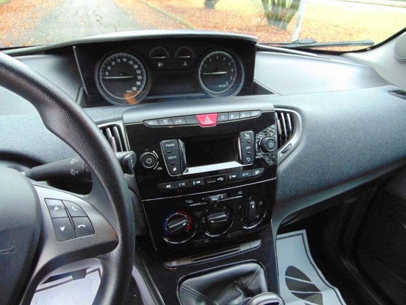 LANCIA Ypsilon 3ª serie Ypsilon 1.2 69 CV 5 po...