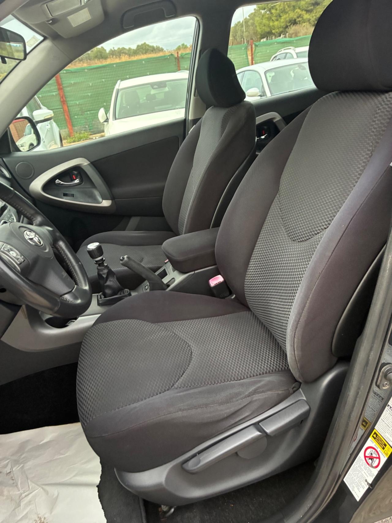 Toyota RAV 4 RAV4 2.2 D-4D 136 CV LUXURY (100 KW)
