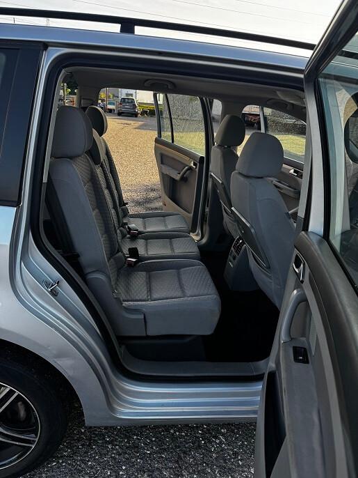 Volkswagen Touran 2.0 TDI DPF DSG Highline