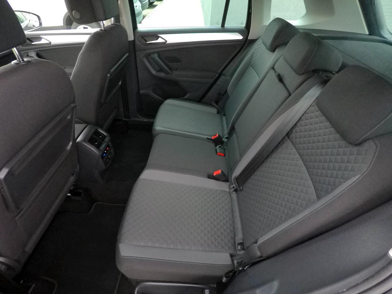 Volkswagen Tiguan 1.6 TDI SCR Sport R-Line