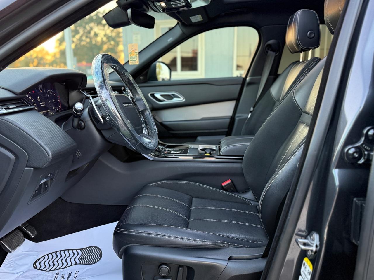 Velar 2.0D 240 CV R-Dynamic TETTO IVA NUOVO