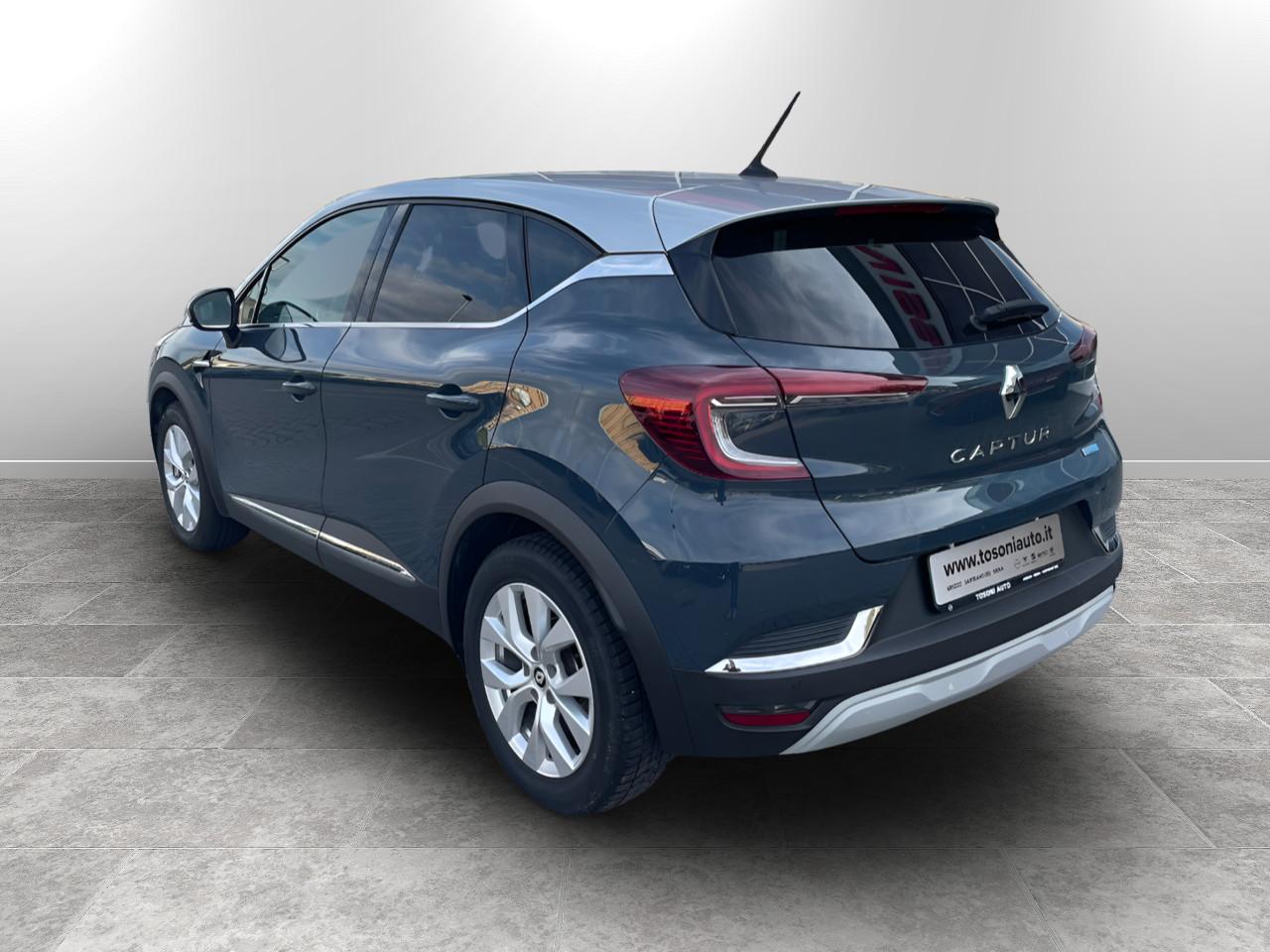 RENAULT Captur 1.6 E-Tech hybrid Intens 145cv auto