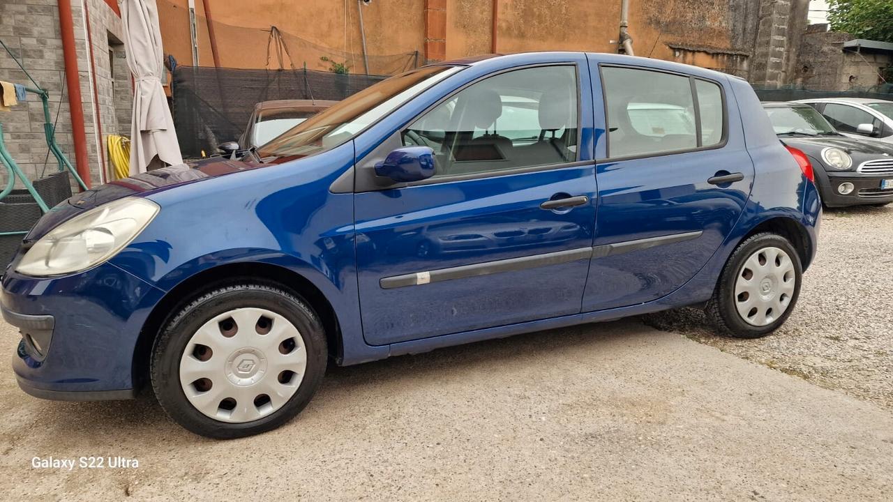 Renault Clio 1.2 16V 5 porte Rip Curl gpl neopatentati