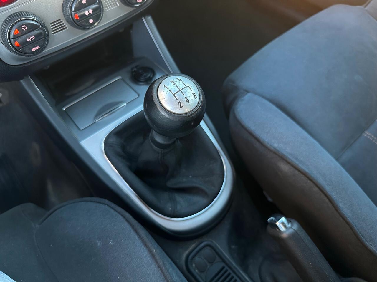 Alfa Romeo 147 1.9 JTD (120) 5 porte Distinctive *cerchi GTA
