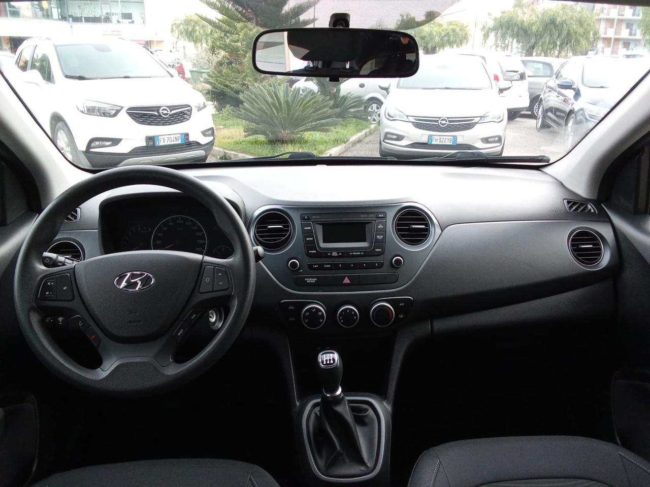 HYUNDAI i10 1,0 GPL 70 CV LOGIN 5P