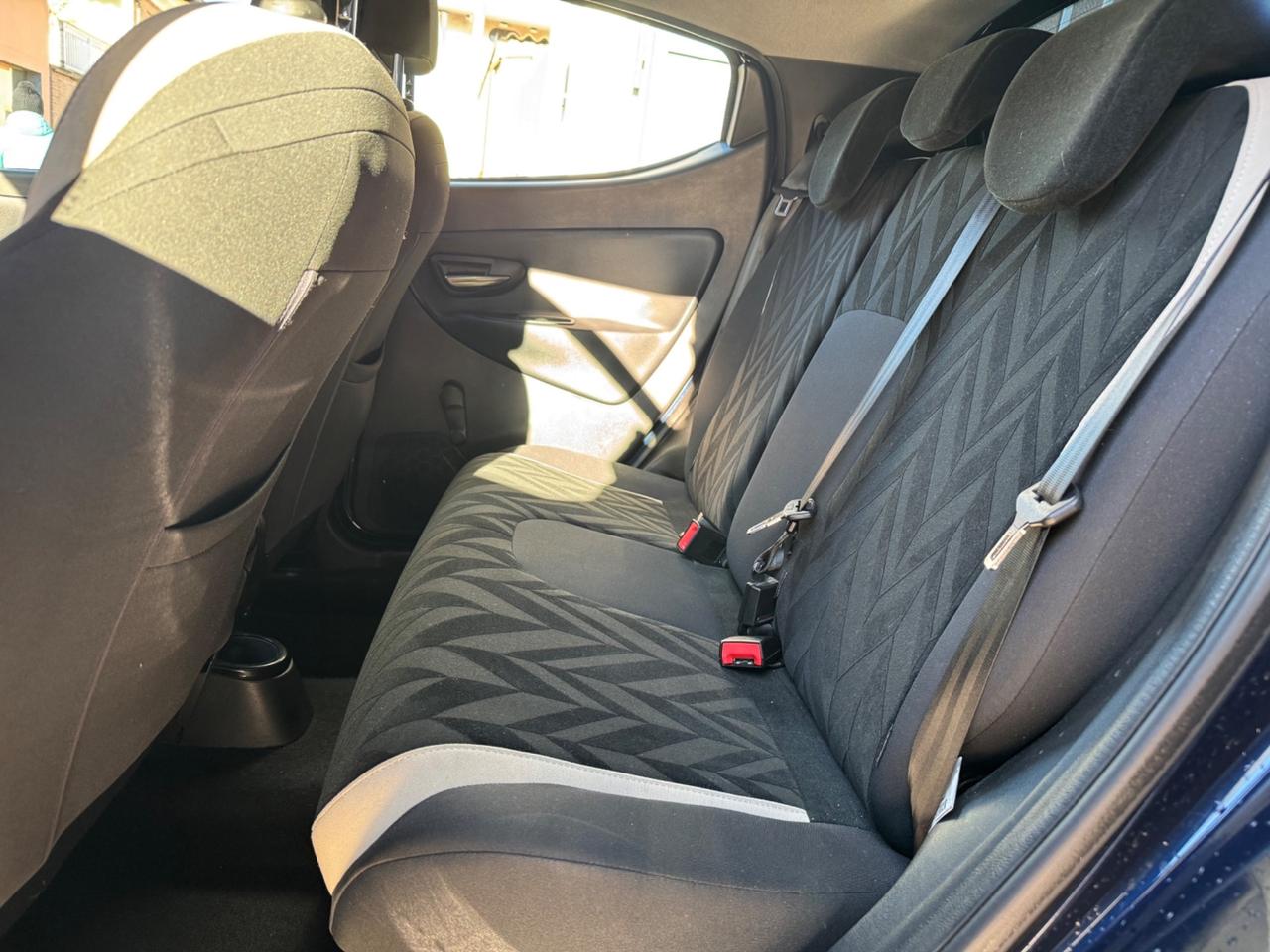 Lancia Ypsilon 1.2 69 CV 5 porte GPL Ecochic Unyca