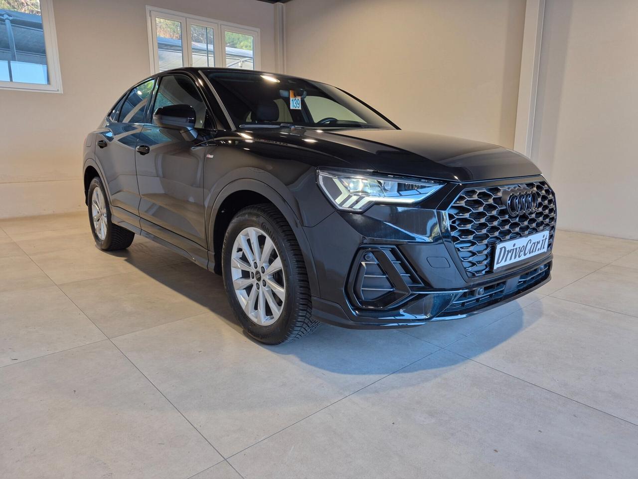 Audi Q3 SPB 35 1.5 TFSI S LINE EDITION S-TRONIC LED NAVI BLACK PACK APPLE CAR PLAY/ANDROID AUTO RETROCAM. C 18" ACC SED. RISC.