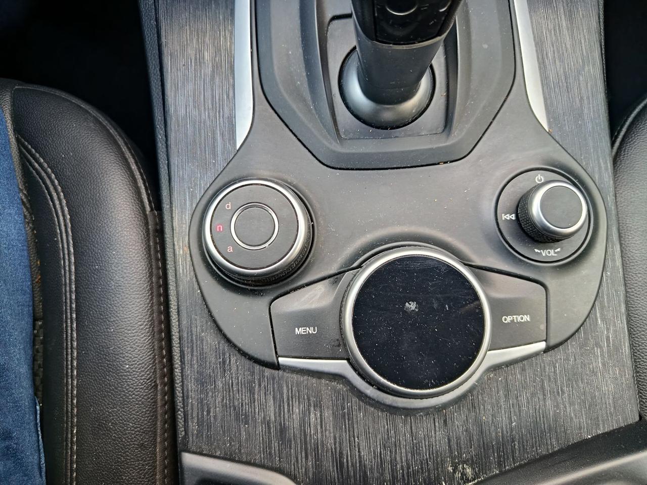 Alfa Romeo Stelvio Sport Tech 2.2 #7918