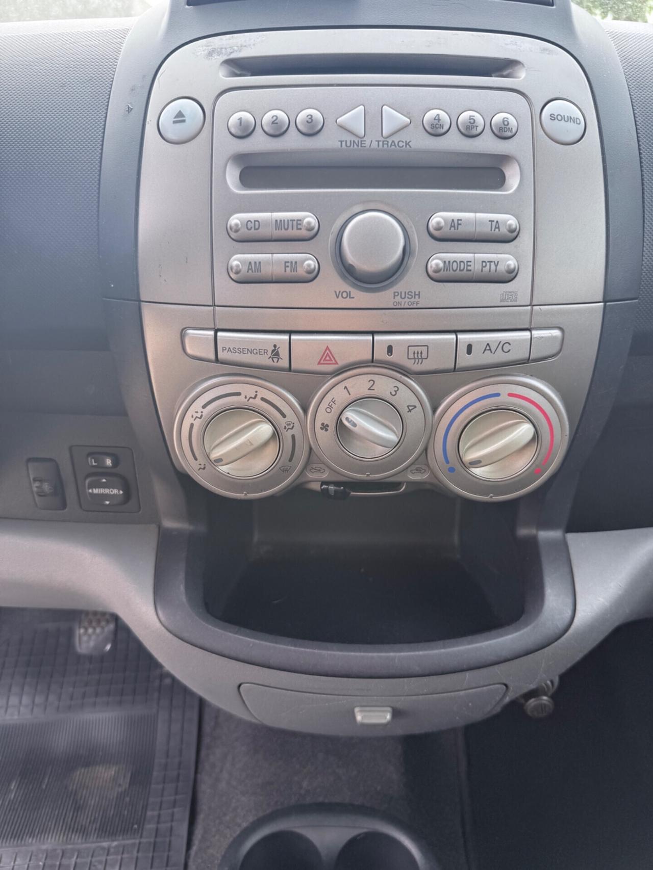 Daihatsu Sirion Momo design