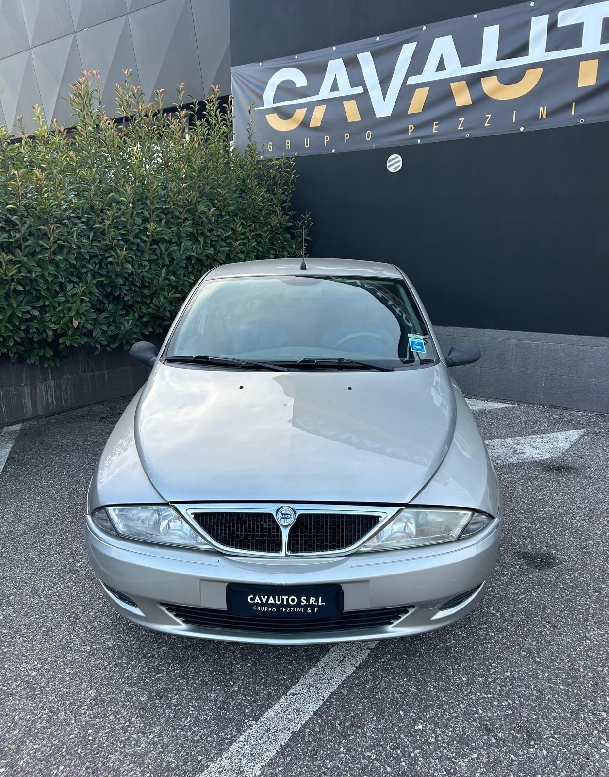 Lancia Ypsilon 1.0 FIRE - NEOPATENTATI