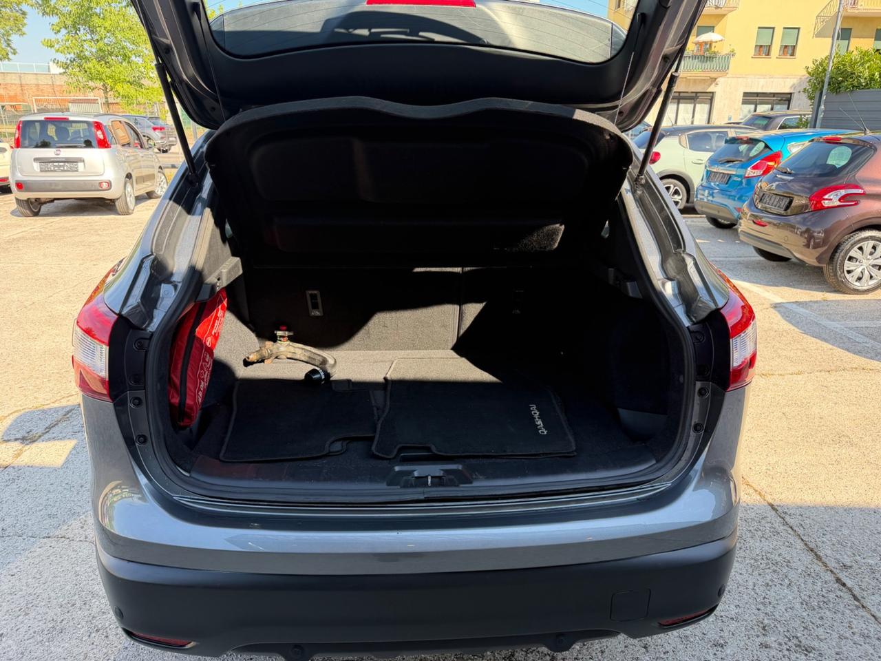 Nissan Qashqai 115v neopatentati