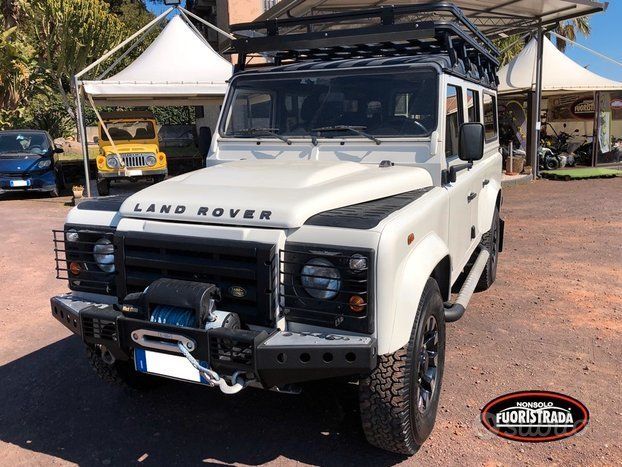 Land Rover Defender 110 2.4 TD4 Station Wagon SE