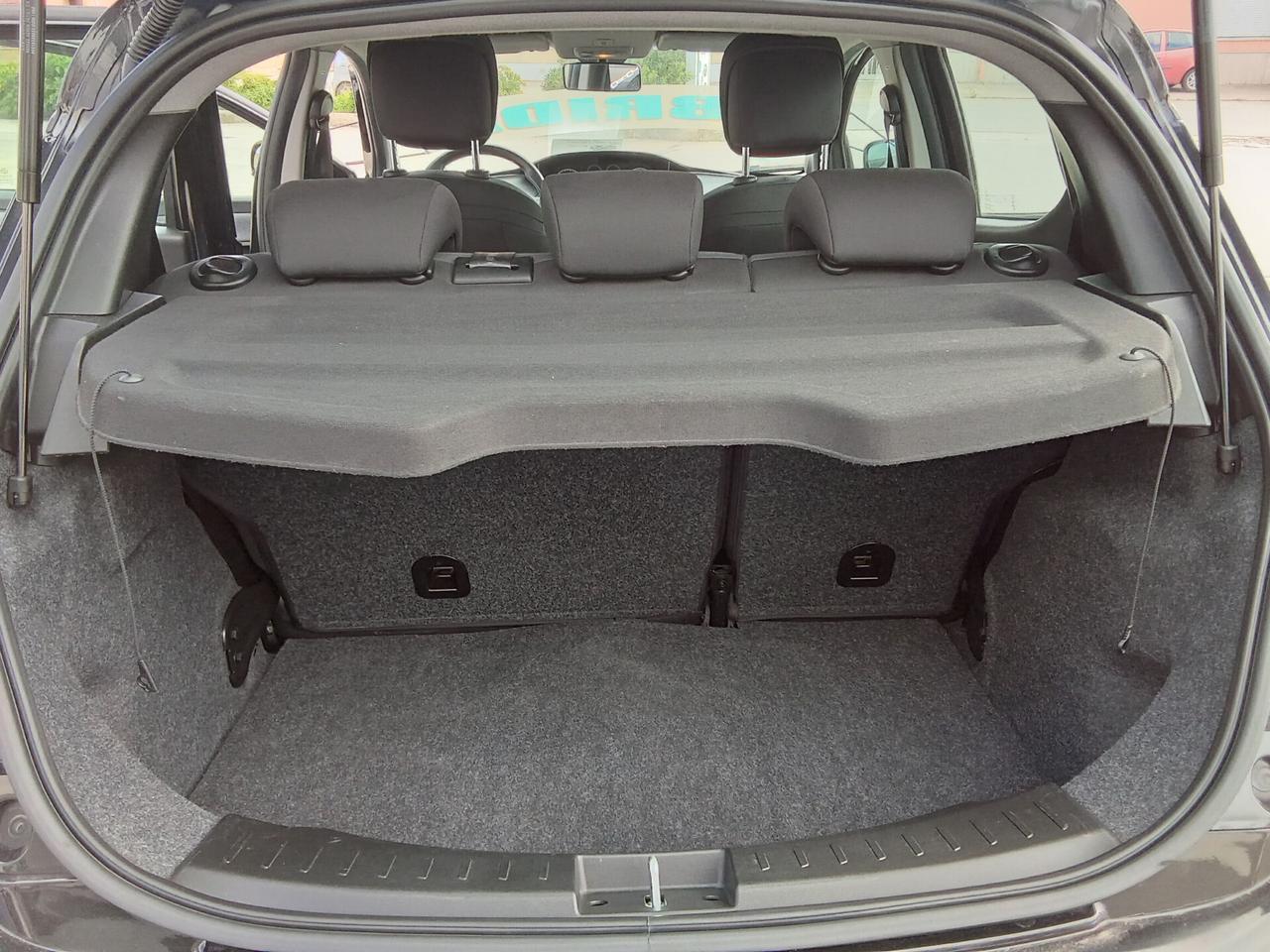 Lancia Ypsilon 1.0 S&S Hybrid Silver