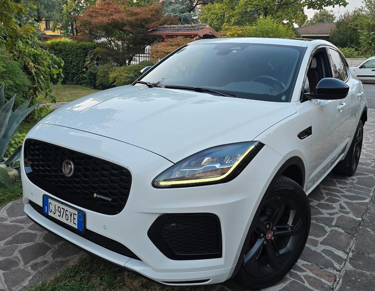 Jaguar E-Pace 2.0D I4 163 CV AWD Auto R-Dynamic Black