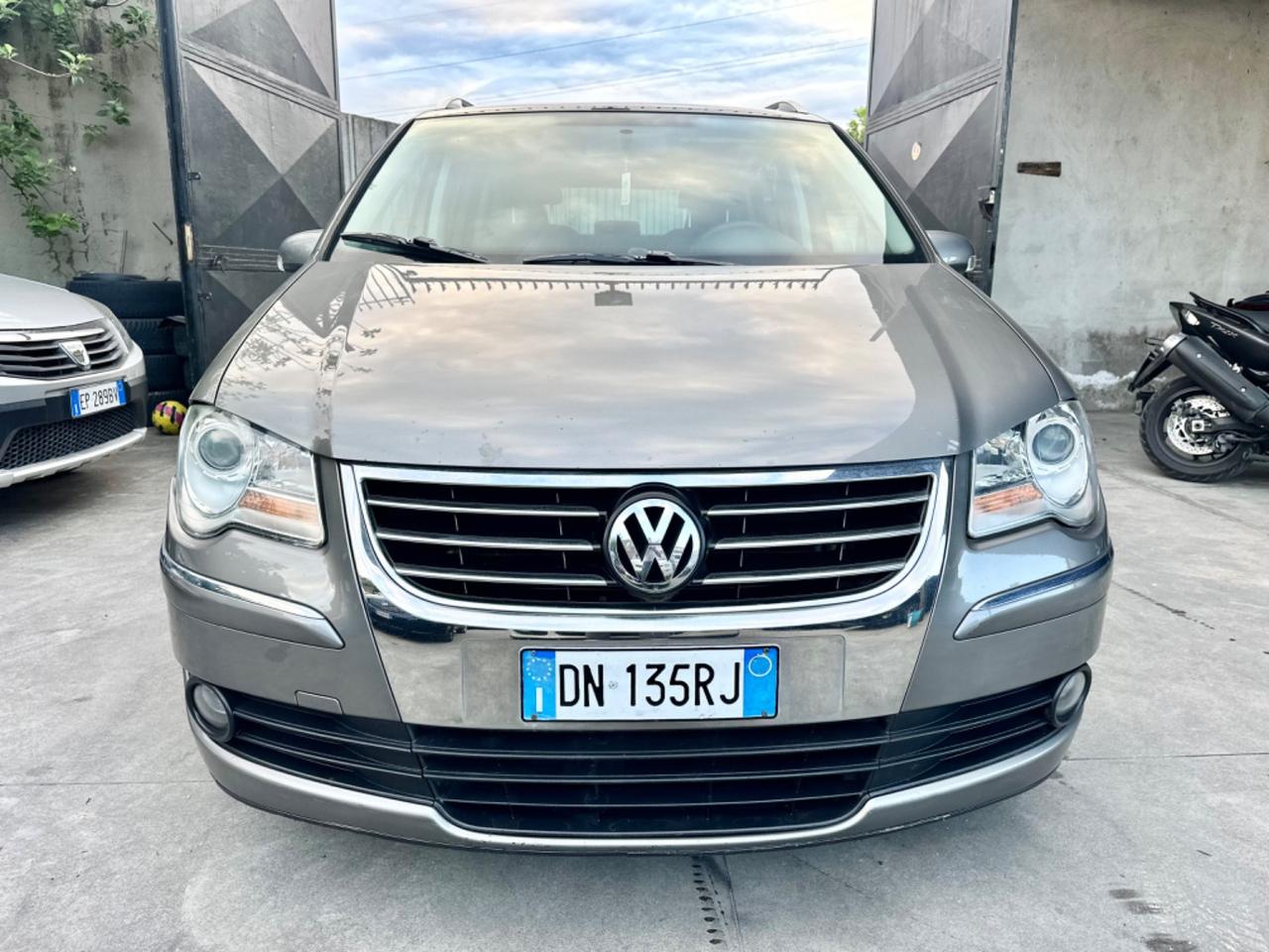 Volkswagen Touran 2.0 TDI 140cv 7 posti