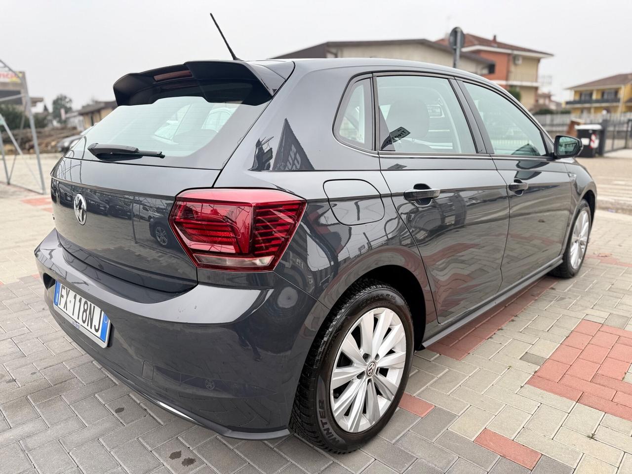 Volkswagen Polo 1.6 TDI 95 CV DSG 5p. R-LINE NEOPATENTATI