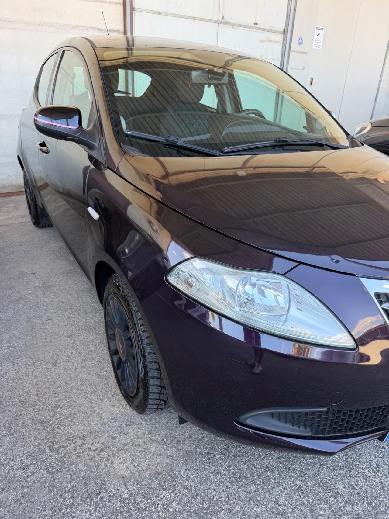 Lancia Ypsilon 1.2 69 CV 5 porte S&S Platinum