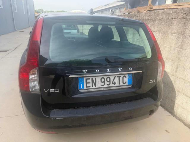 VOLVO V50 D2 R-design senza nessun lavoro da fare