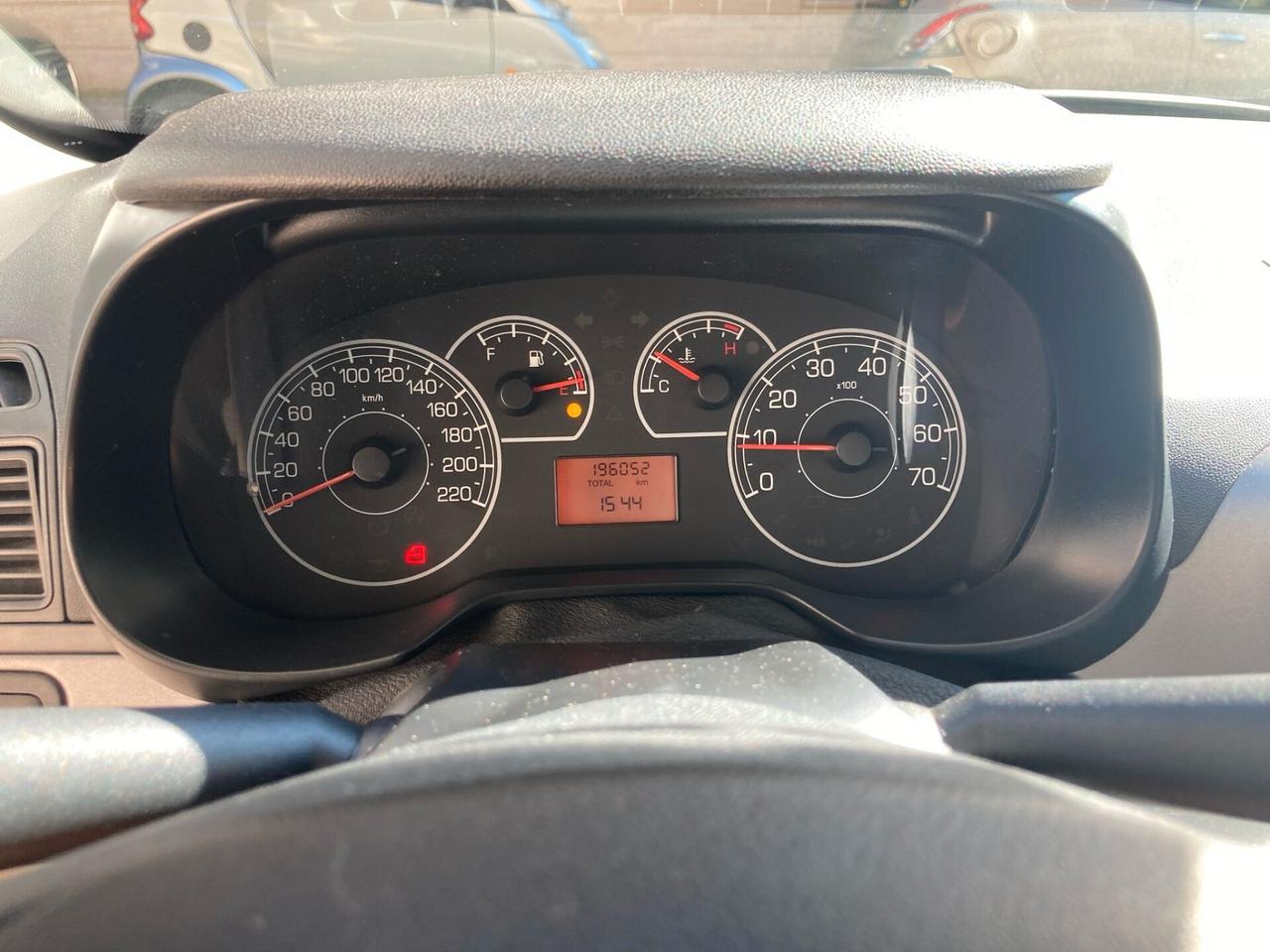 Fiat Grande Punto 1.3 MJT -X NEOPATENTATI- 2011