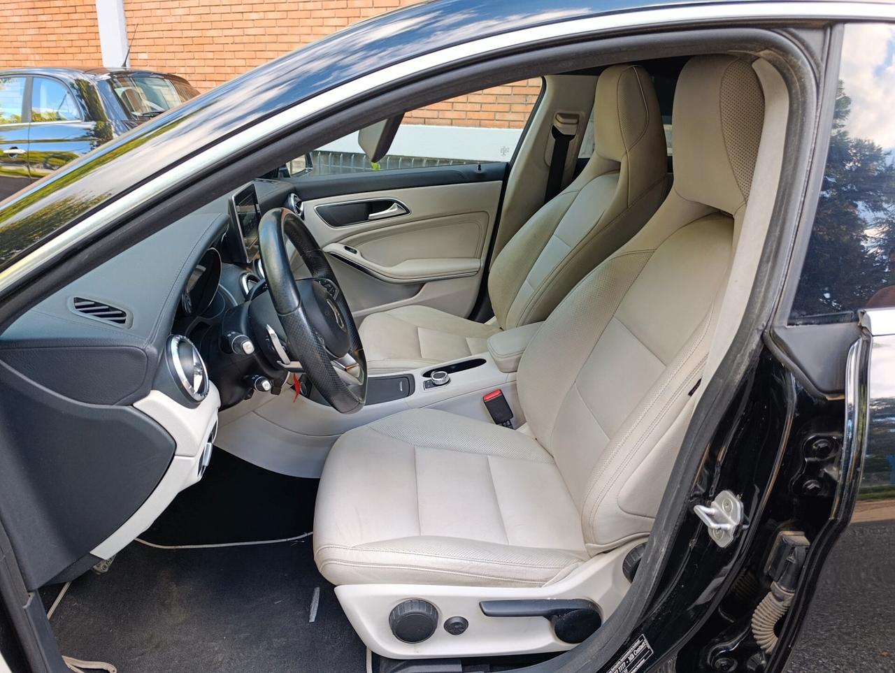 Mercedes-benz CLA 200d PREMIUM AMG line - GARANZIA 12 MESI