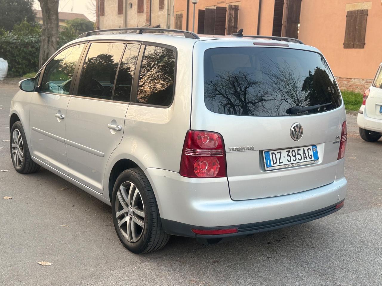 Volkswagen Touran 1.4 16V TSI 150CV DSG Trendline Ecofuel