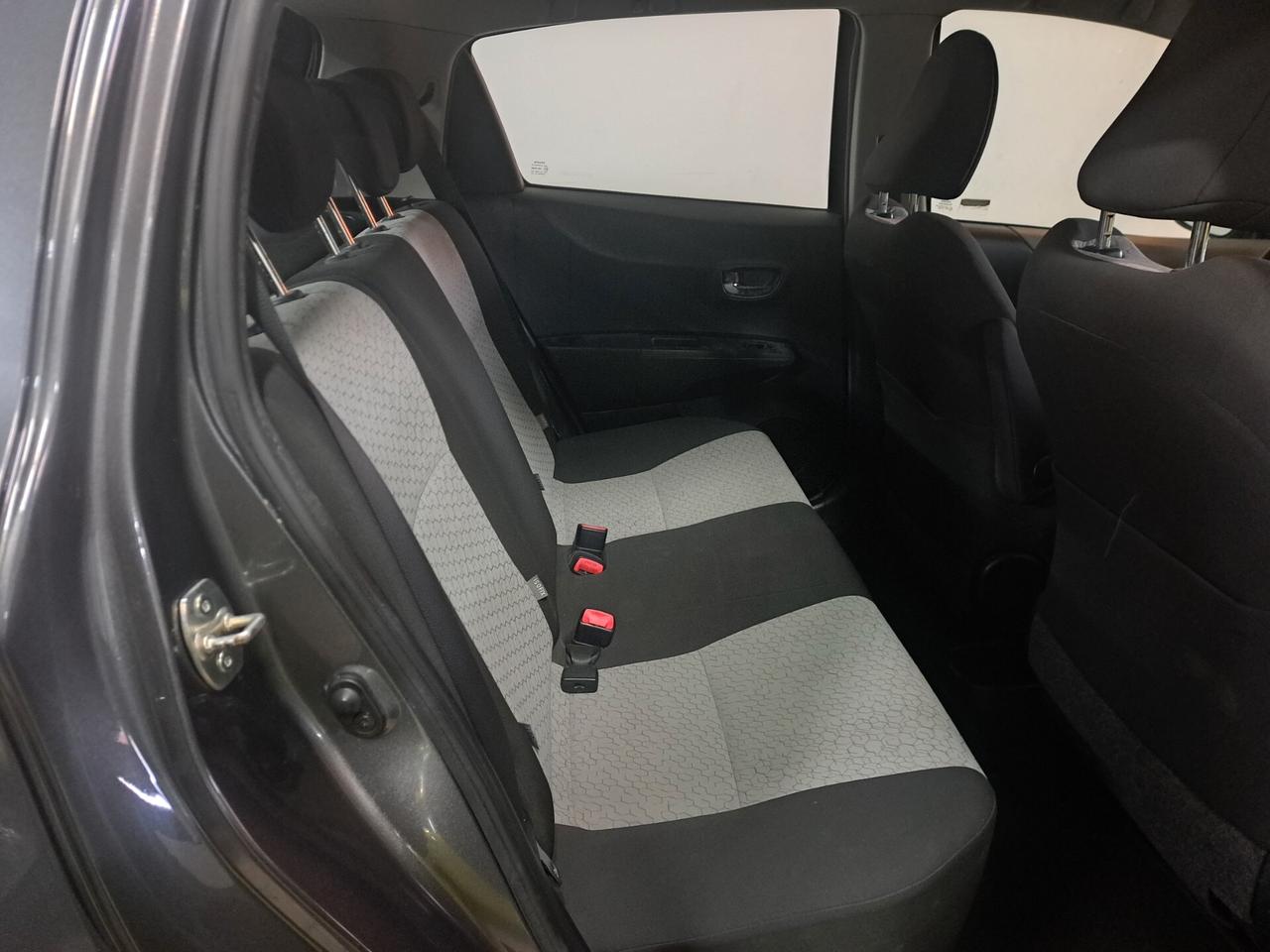 Toyota Yaris 1.0 ben unico prop 2013