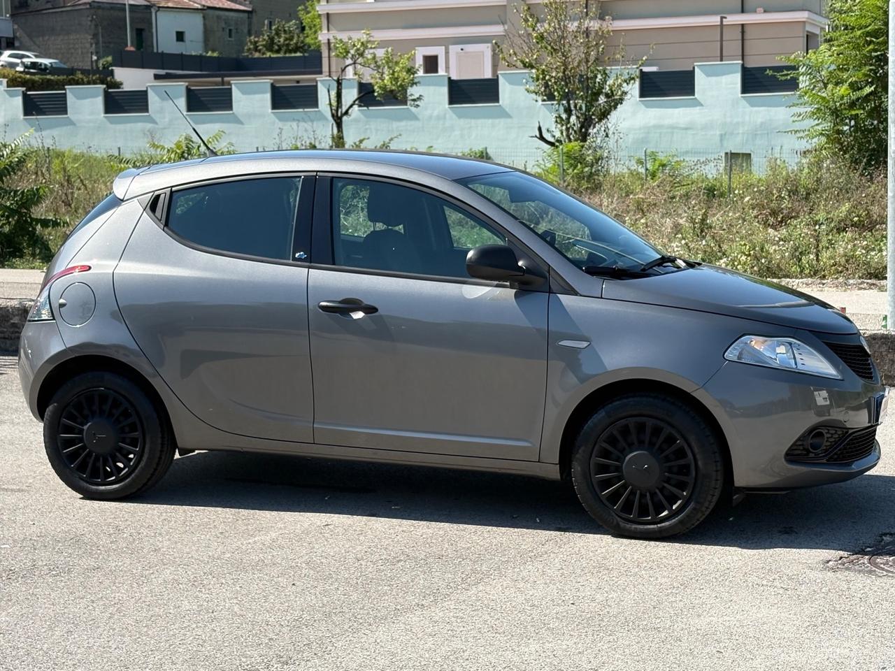 Lancia Ypsilon 1.2 69CV GPL ORIGINALE Ecochic Elefantino Blu