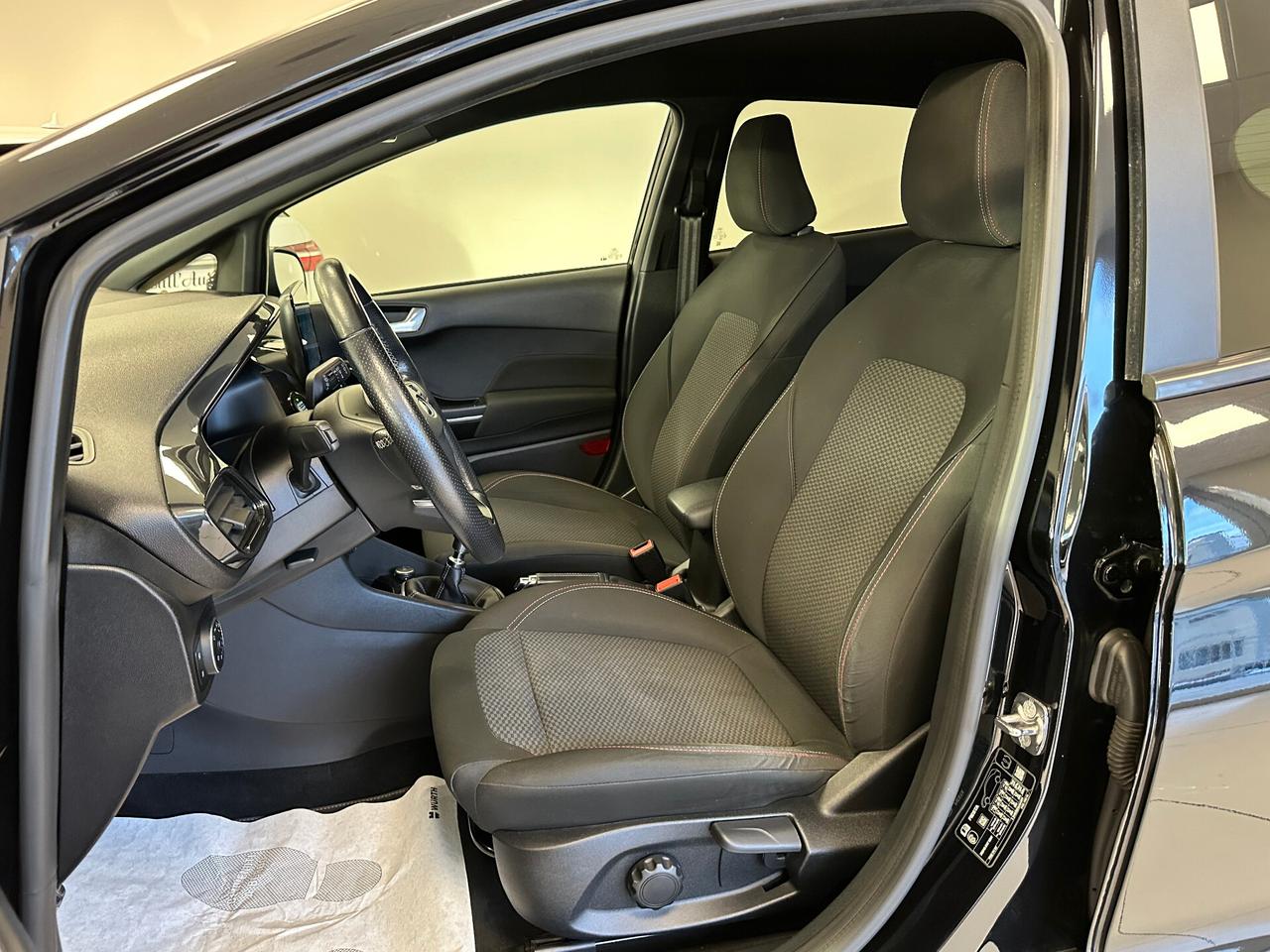 Ford Fiesta 1.5 TDCi 85 CV 5 porte ST-Line - 2017