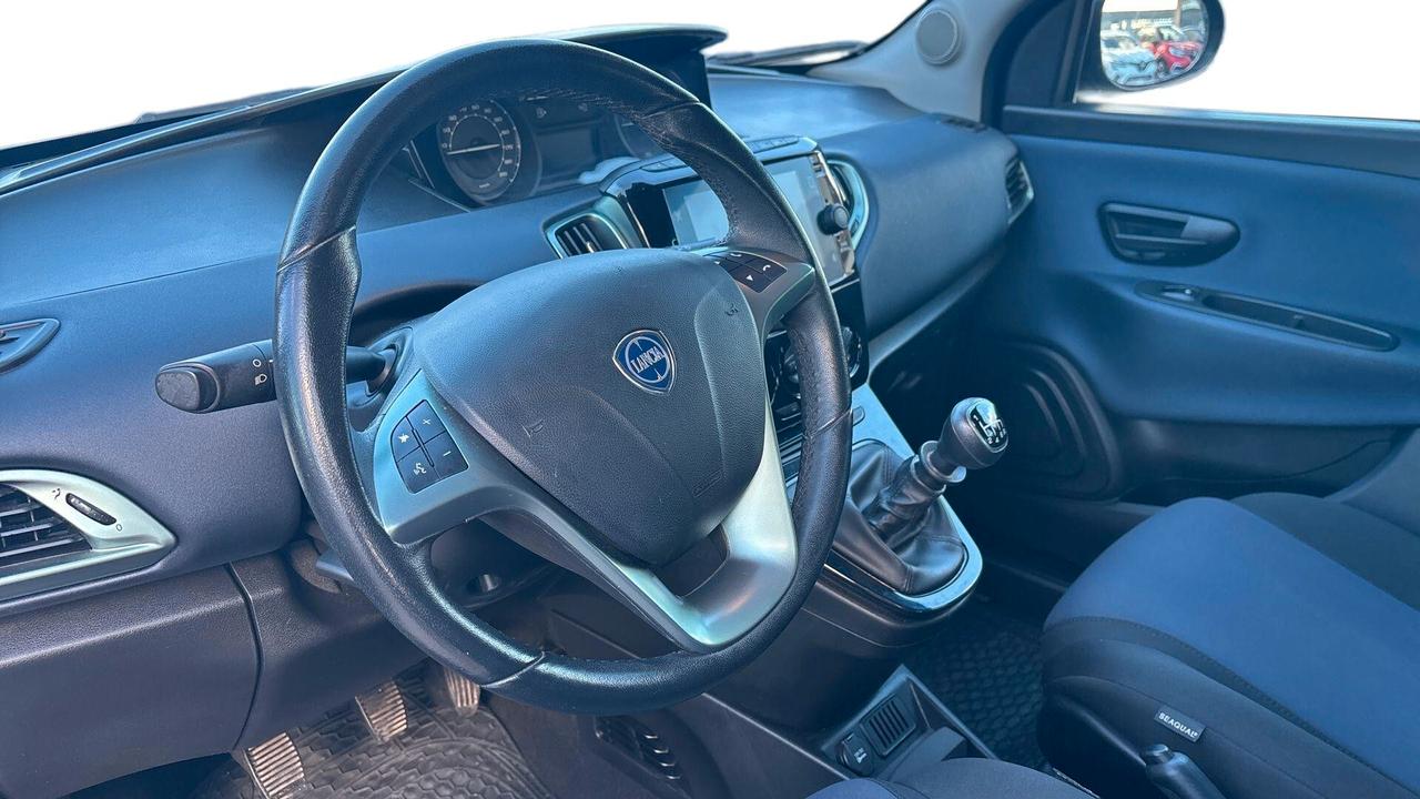 Lancia Ypsilon 1.0 FireFly 5 porte S&S Hybrid Gold Plus