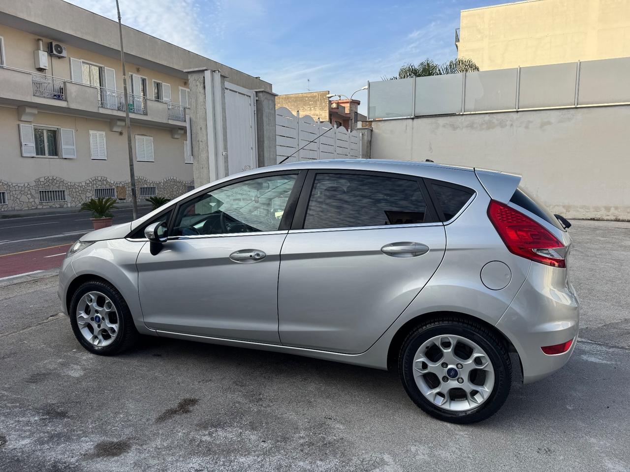 Ford Fiesta 1.2 BENZINA 82CV Titanium 2012