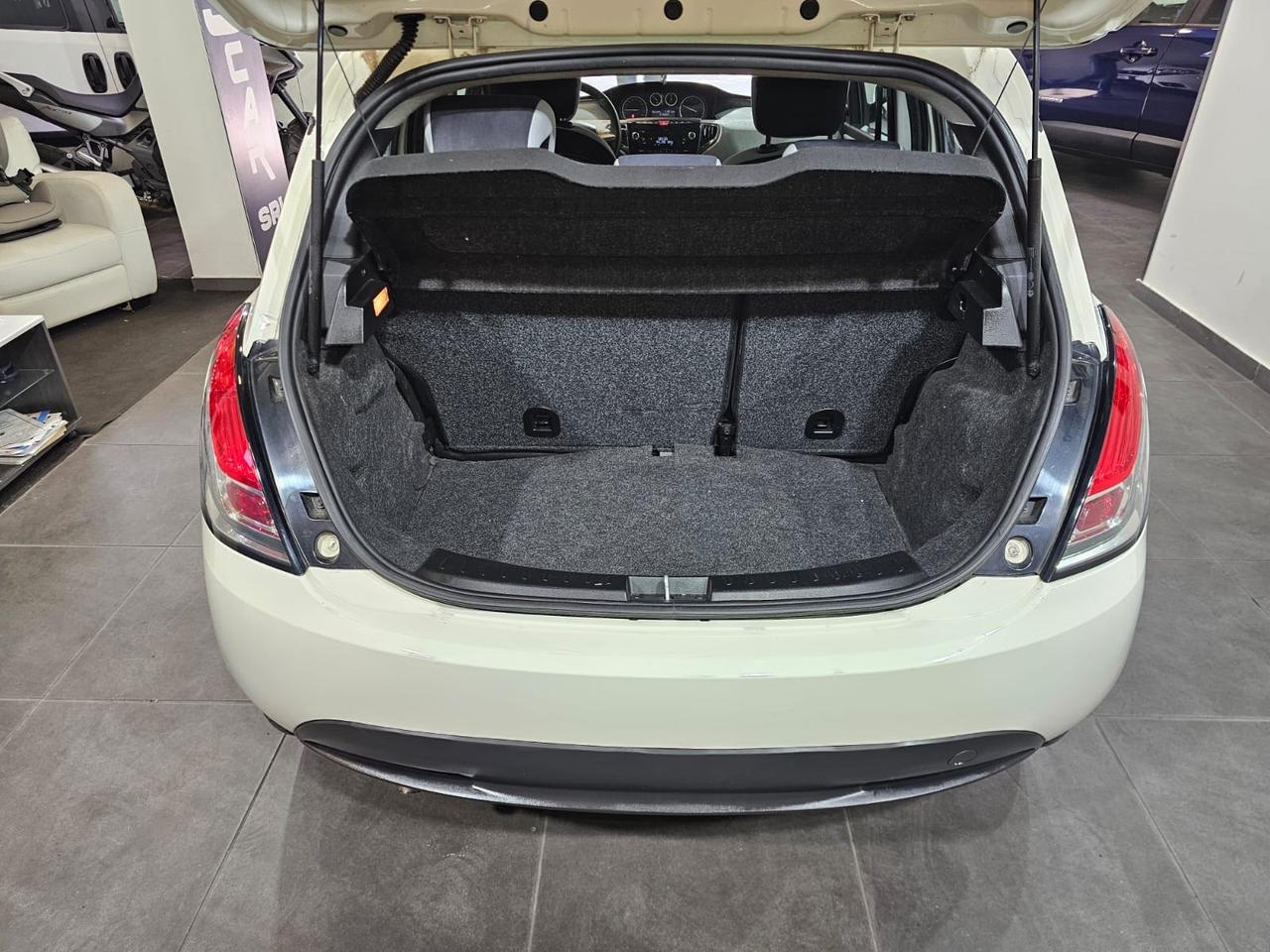Lancia Ypsilon 1.2 69 CV 5 porte GPL Ecochic Gold