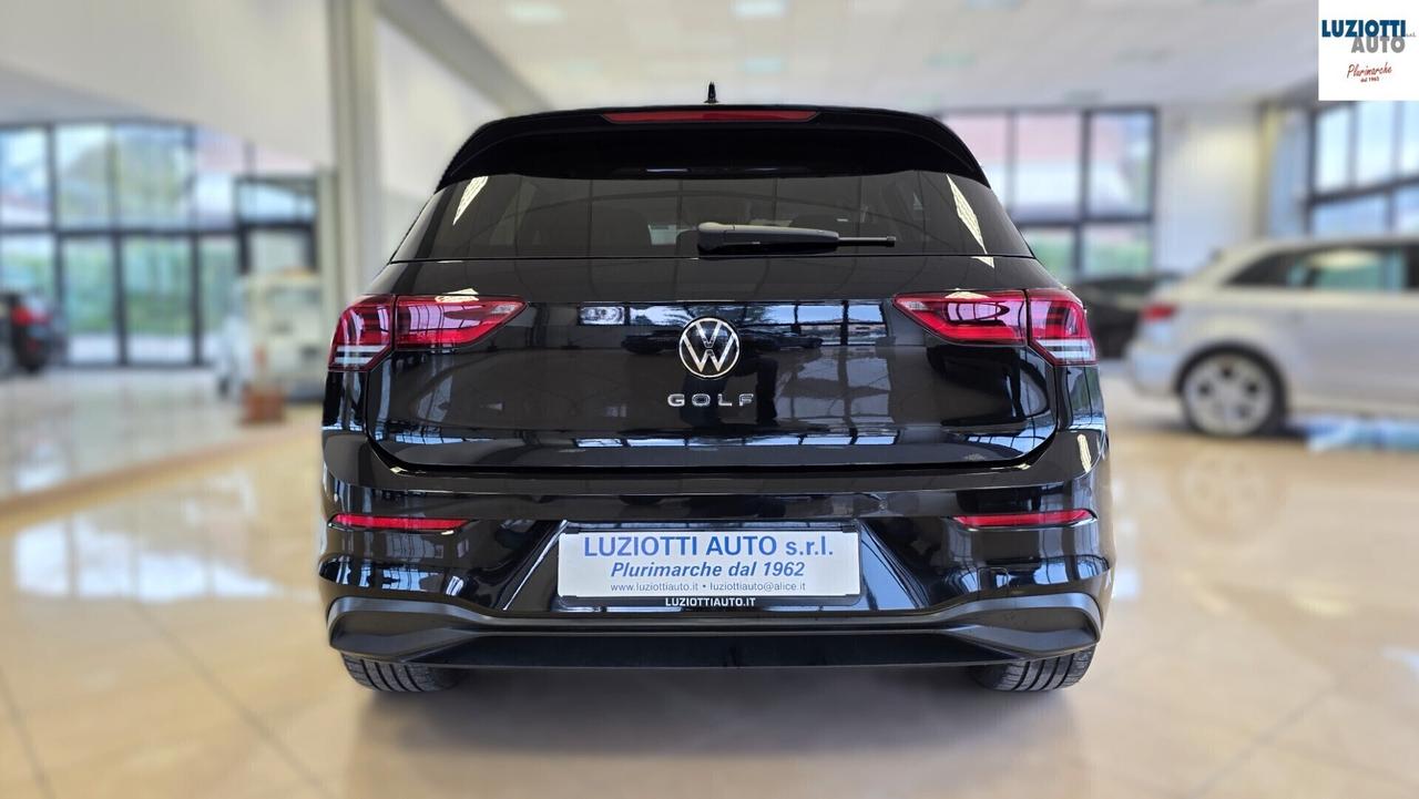 Volkswagen Golf 8 1.0 TSI 110CV LIFE