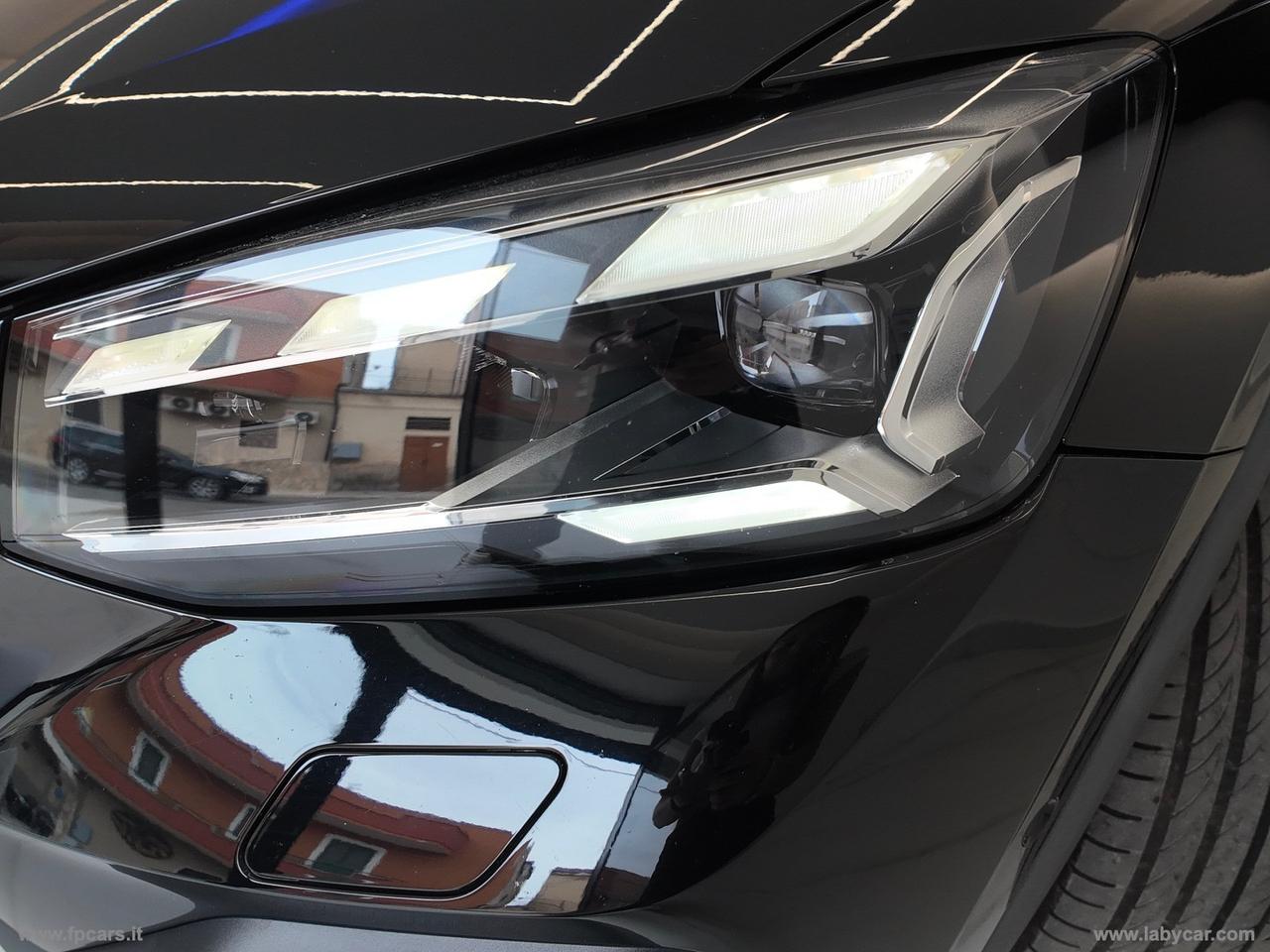 AUDI Q2 35 TDI quattro S tr. Identity Black